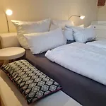 In Schoner Burganlage Apartament