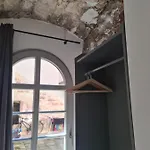 In Schoner Burganlage *