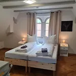 In Schoner Burganlage Apartament *