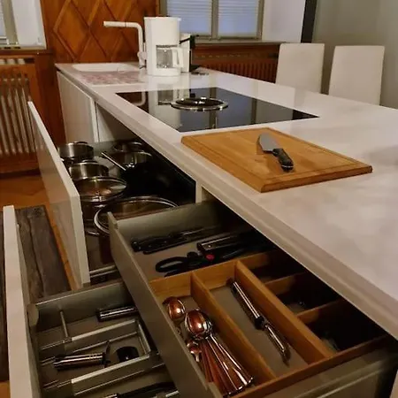 Exklusives Appartement im schöner Burganlage *