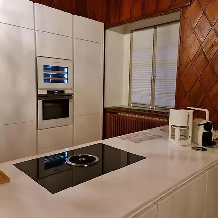 Apartment In Schoner Burganlage