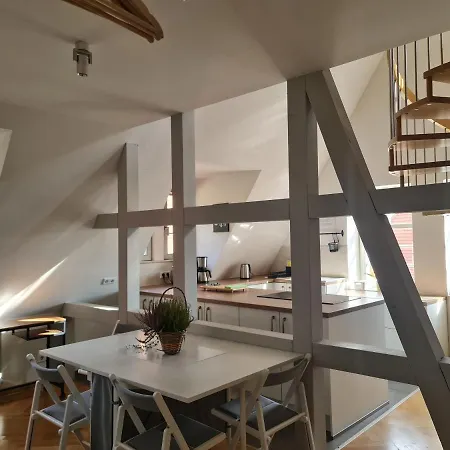 Apartment In Schoner Burganlage