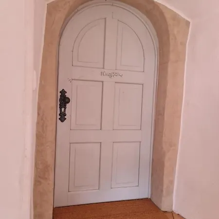 In Schoner Burganlage