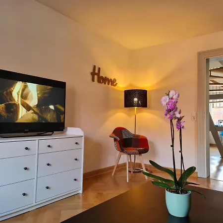 Apartment In Schoner Burganlage