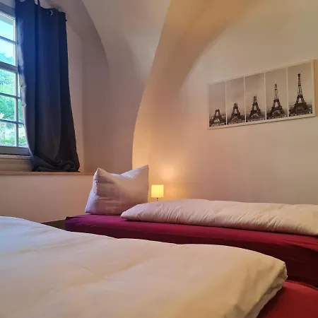 Apartment In Schoner Burganlage *