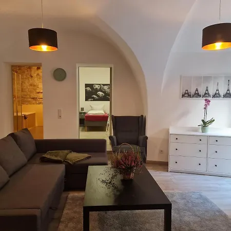 Apartment In Schoner Burganlage