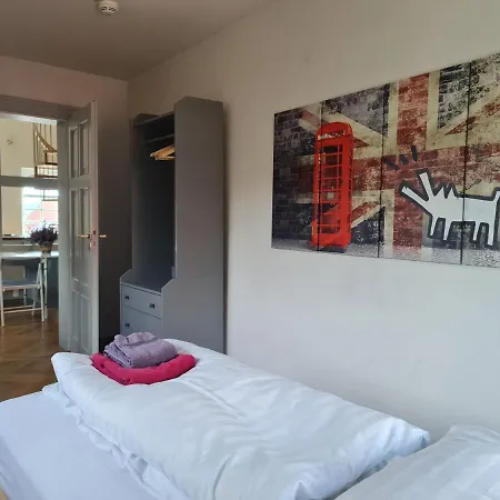 In Schoner Burganlage Apartment