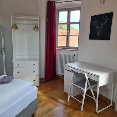 In Schoner Burganlage Apartment *