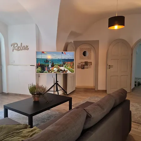 In Schoner Burganlage Apartment