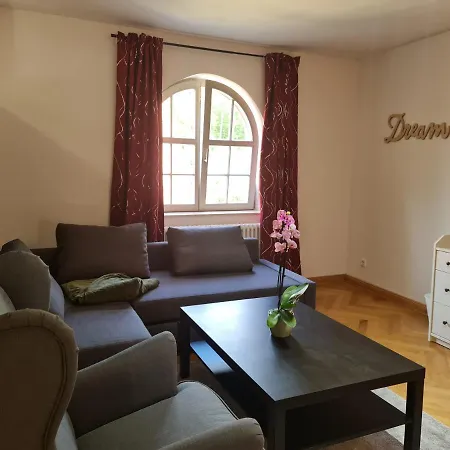 In Schoner Burganlage Apartment *