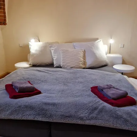 Exklusives Appartement im schöner Burganlage *