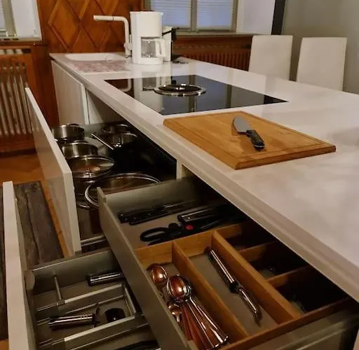 In Schoner Burganlage *