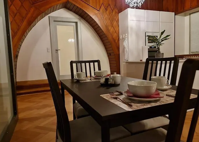 Exklusives Im Schöner Burganlage