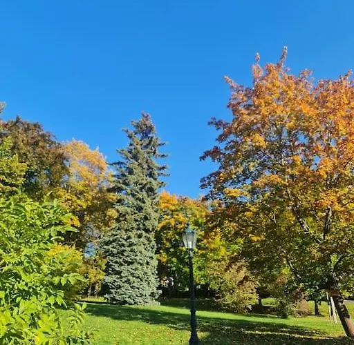 In Schoner Burganlage