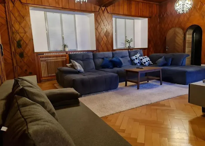 Apartment Exklusives Im Schöner Burganlage