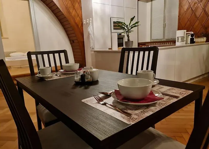 Apartment Exklusives Im Schöner Burganlage