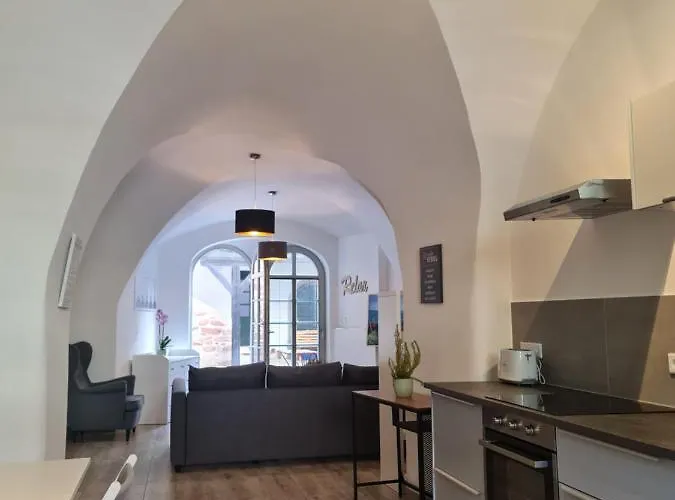 Exklusives Im Schöner Burganlage *