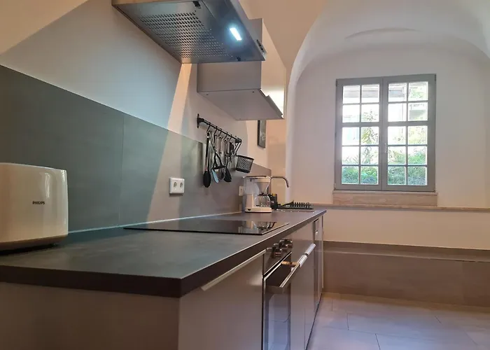 In Schoner Burganlage 公寓 *