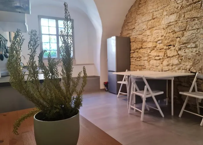 Apartment Exklusives Im Schöner Burganlage