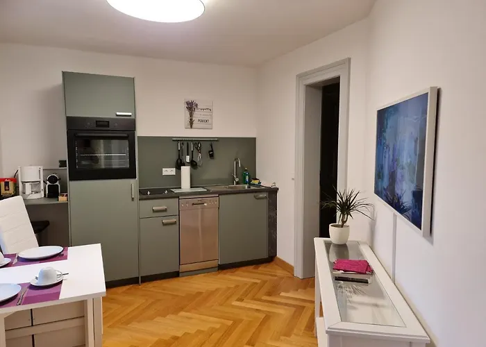 Exklusives Im Schöner Burganlage Apartment
